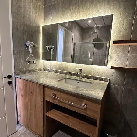 Vista Living Apartment